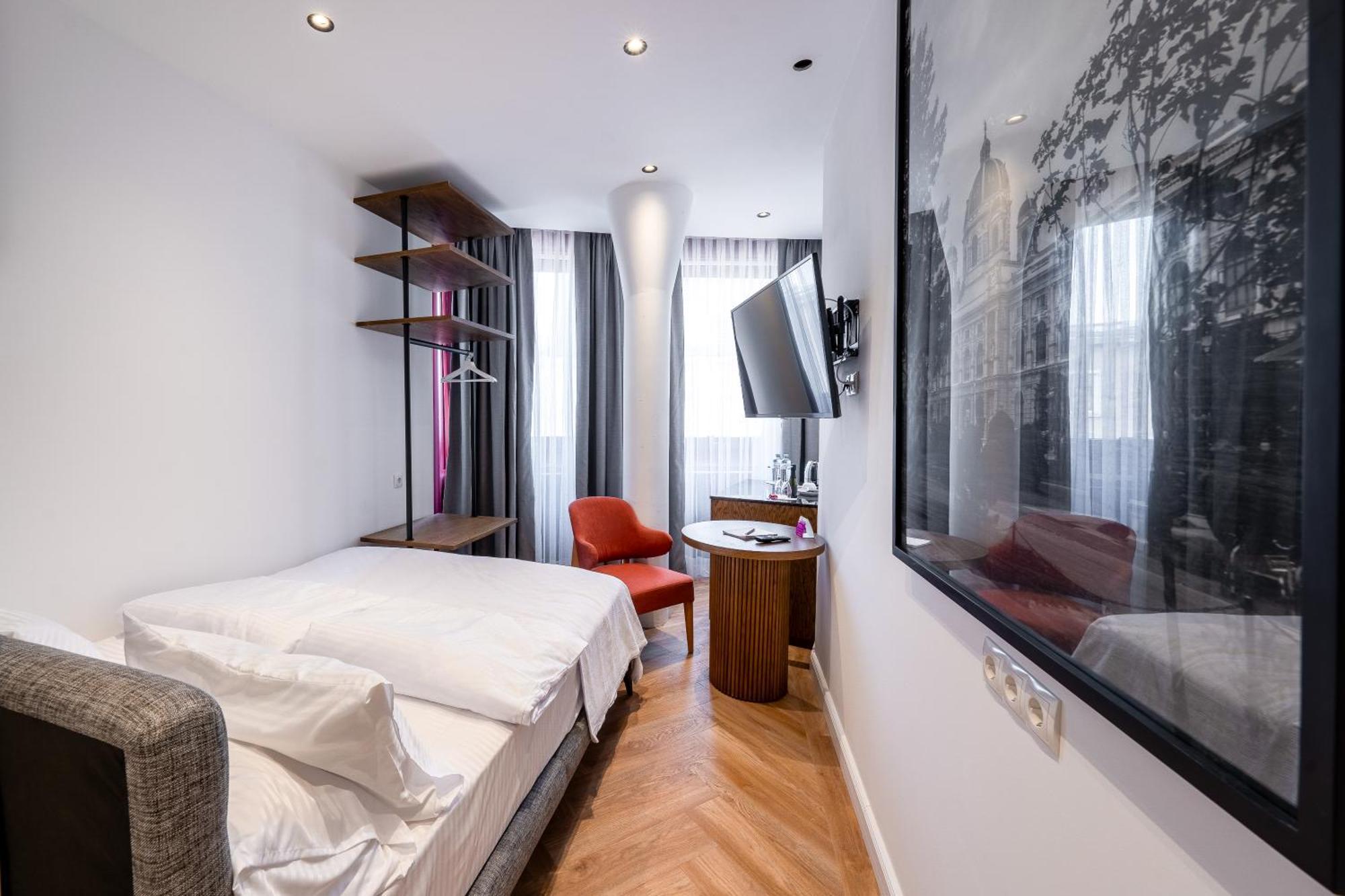 Aparthotel Lights - Domenig By Kent Wien
